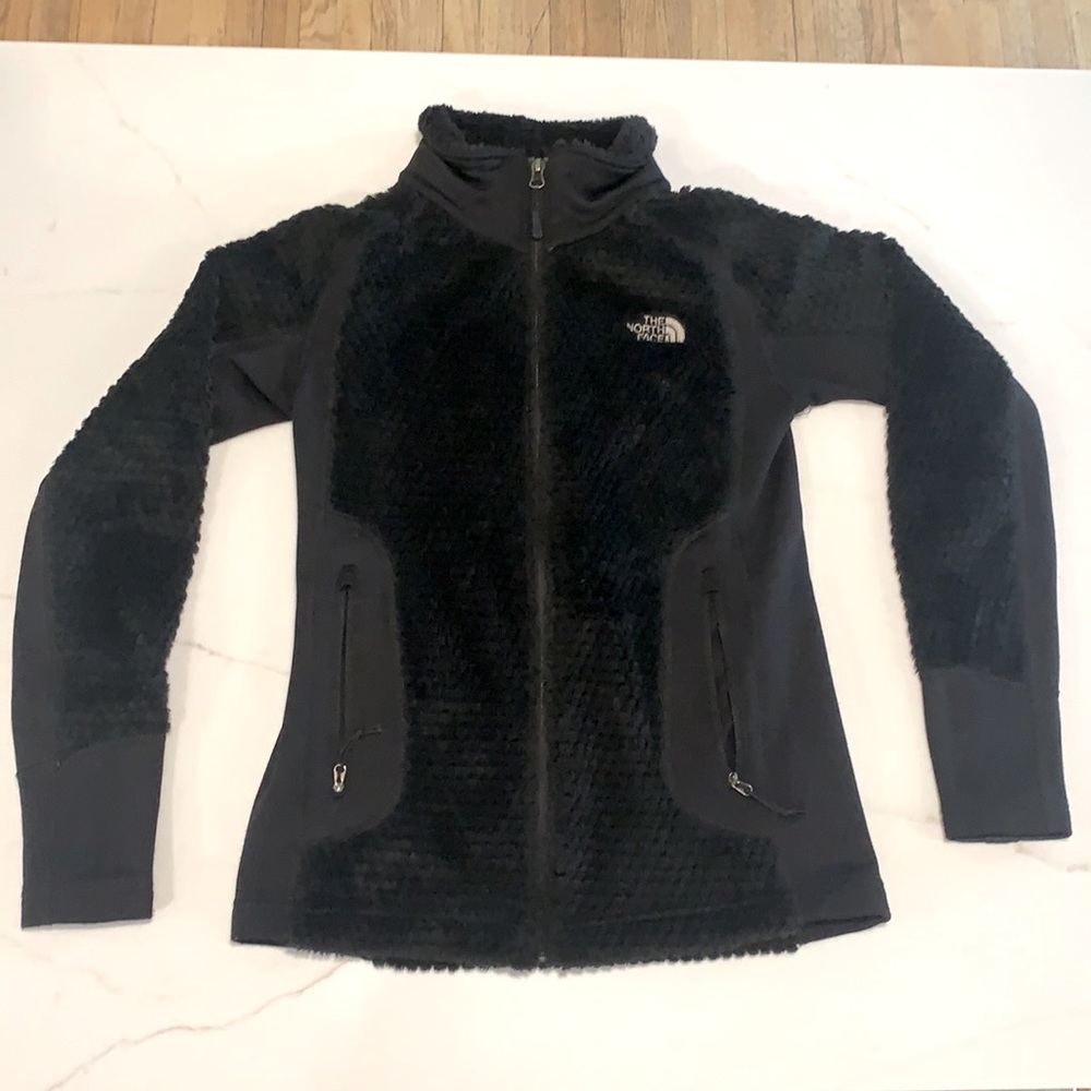 Women’s small Northface fleece.